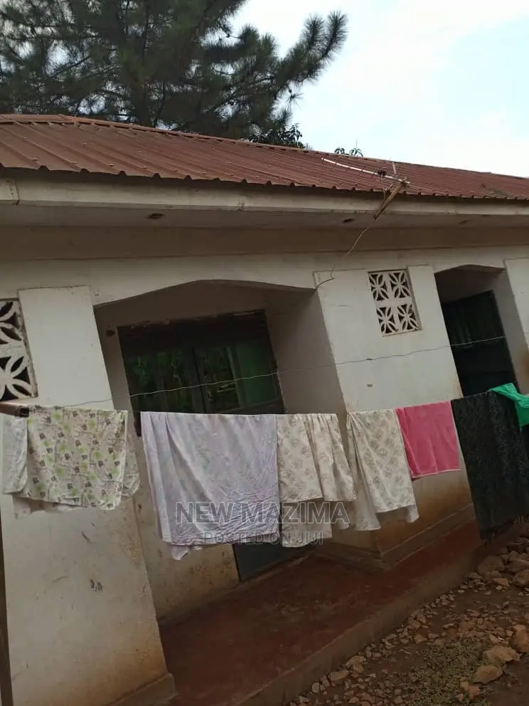 4bdrm House in Salaama Kabuma Zone, Central Division for Sale