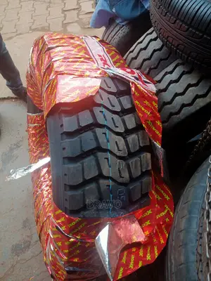 265/70r19.5 (18)Ply