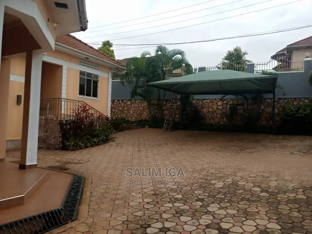4bdrm Bungalow in Kololo Property, Central Division for Rent