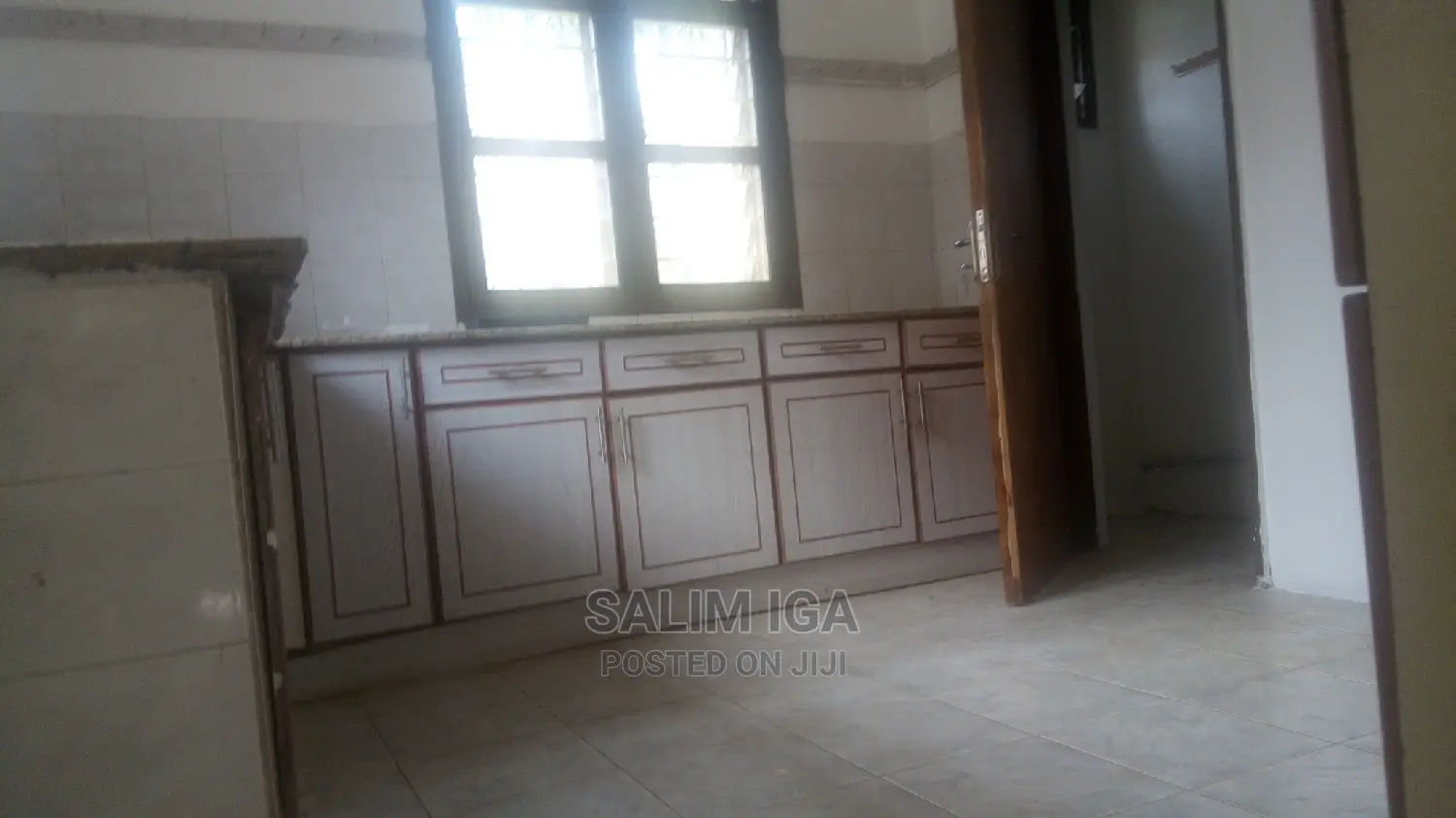 3bdrm Bungalow in Kololo Property, Central Division for Rent
