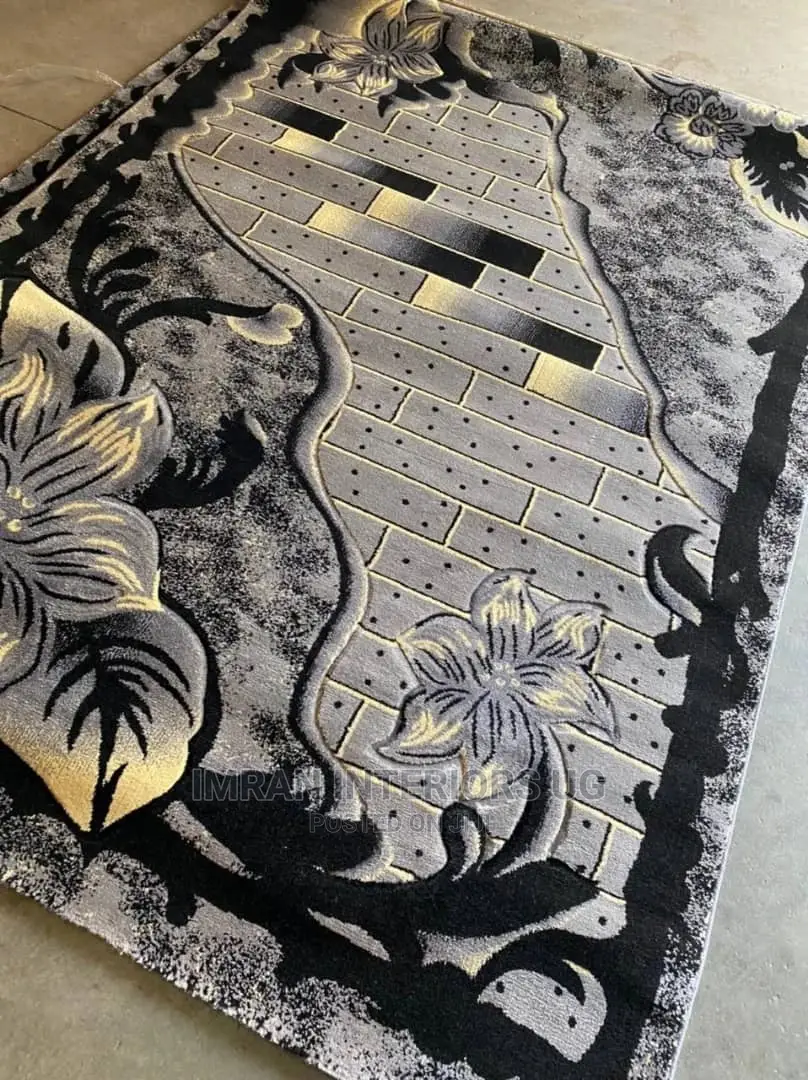 Center Carpets