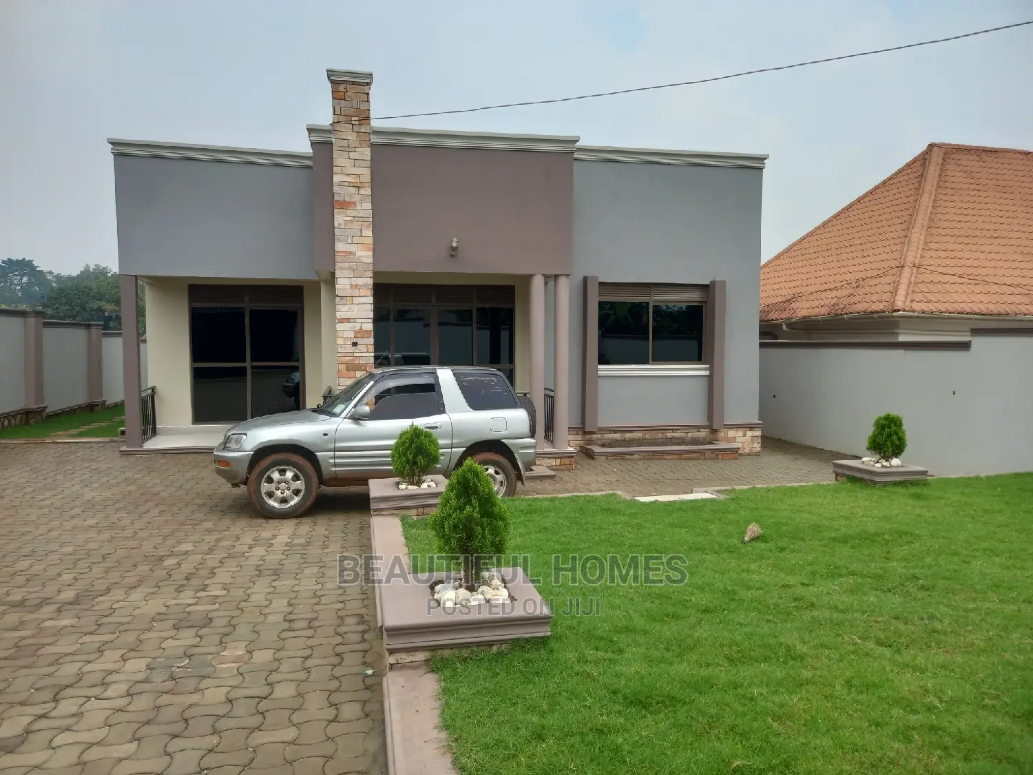 Furnished 4bdrm House in Kira for Sale