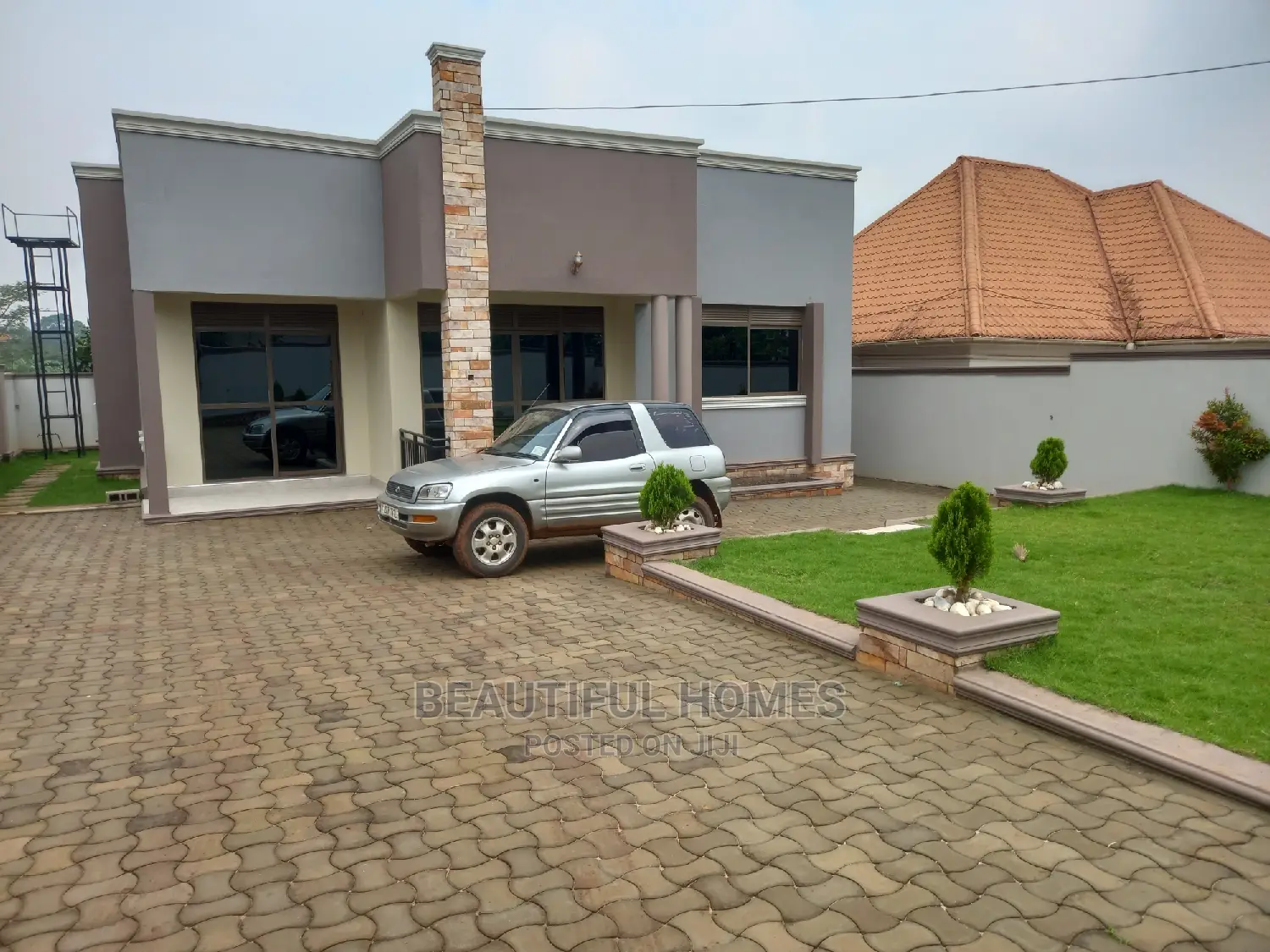 Furnished 4bdrm House in Kira for Sale