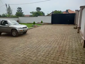 Furnished 4bdrm House in Kira for Sale