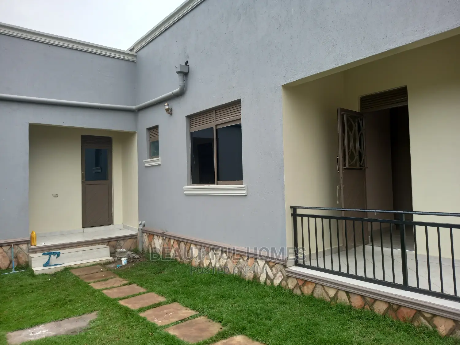 Furnished 4bdrm House in Kira for Sale