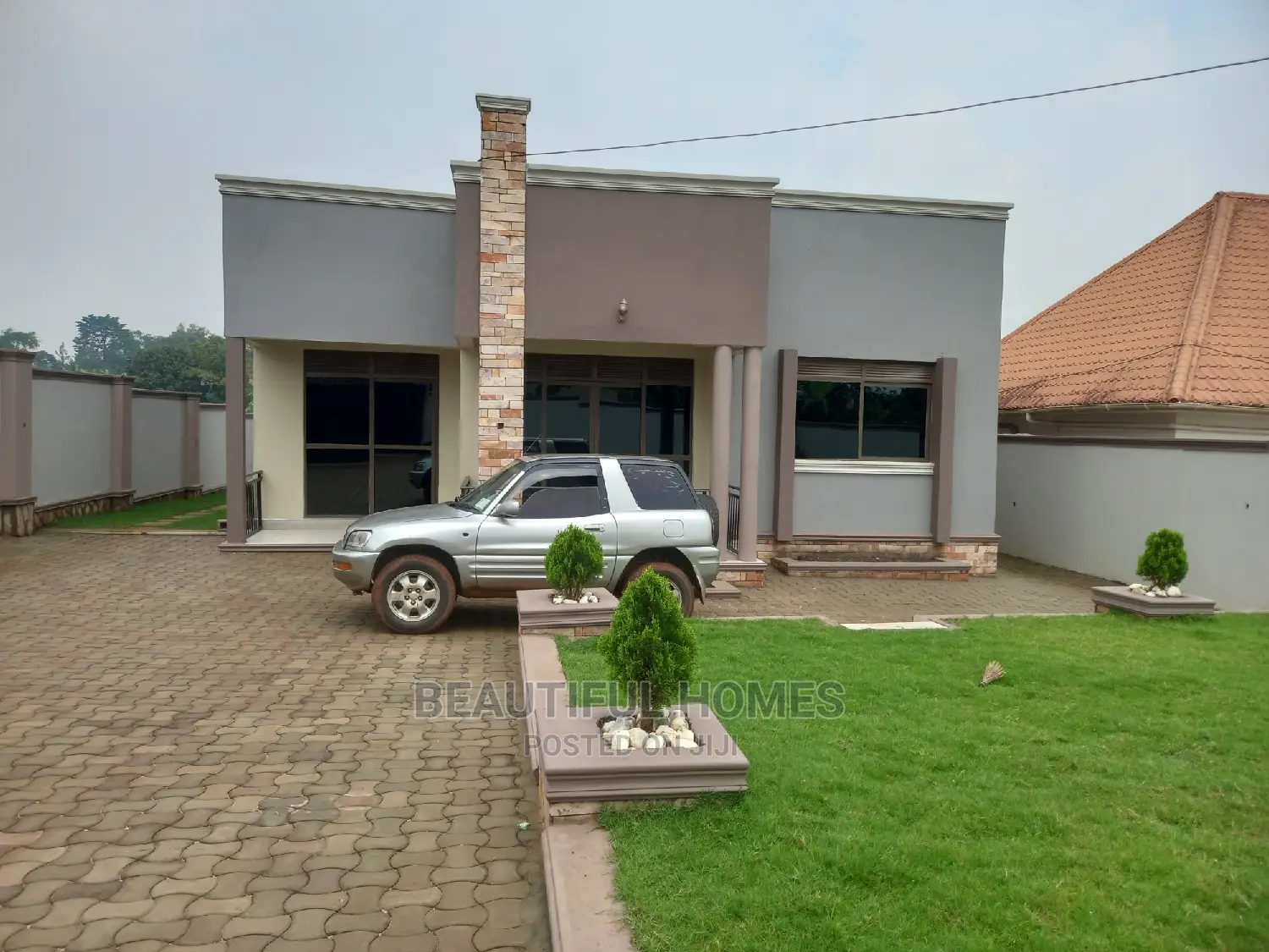 Furnished 4bdrm House in Kira for Sale