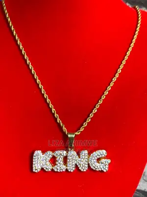 Simple Necklaces With a Unique Pendant (King)