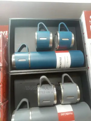 Warm Flask With 4cups.
