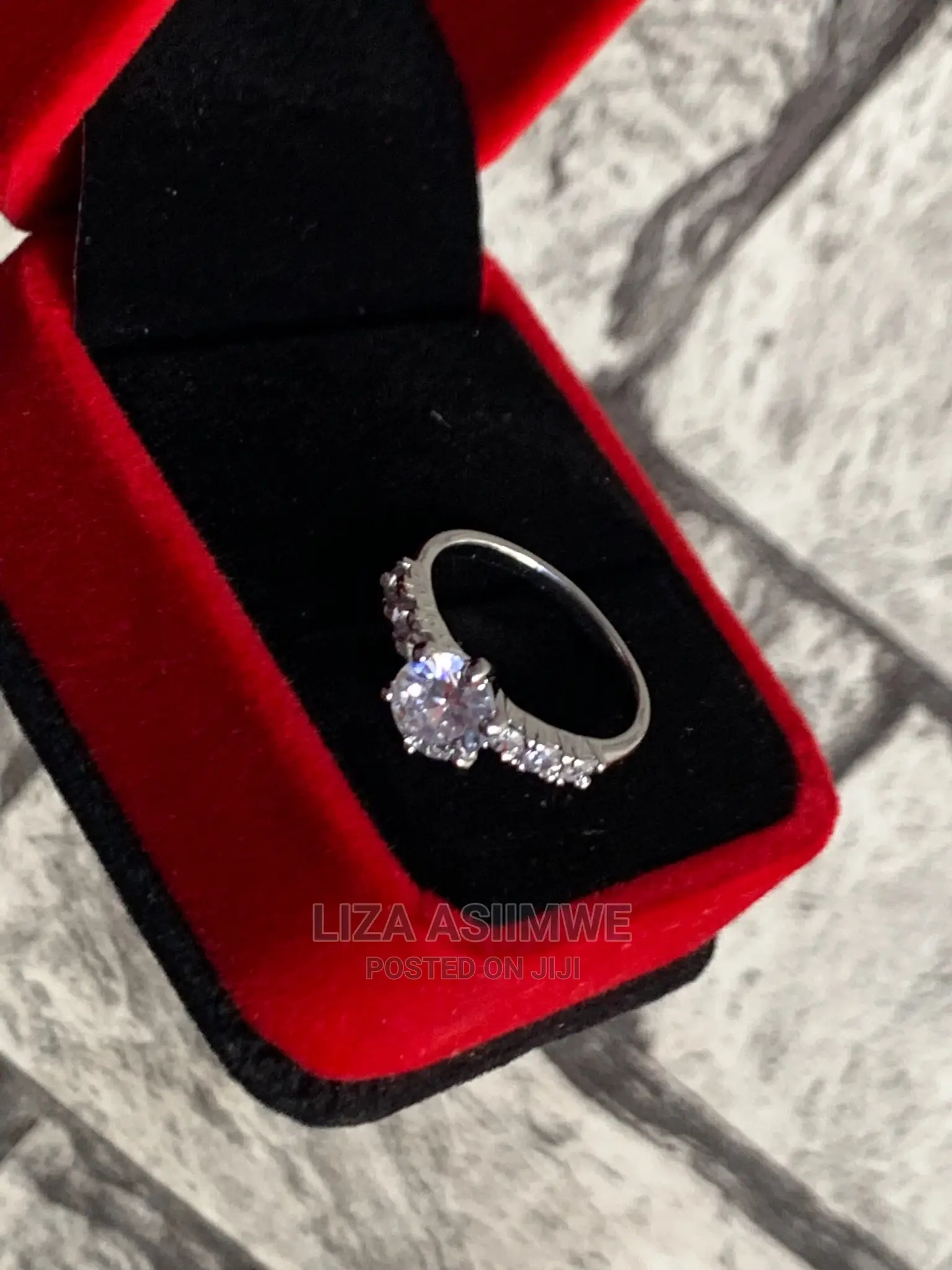 Engagement Rings Available at a Good and Affordable Price