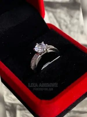 Engagement Rings Available at a Good and Affordable Price