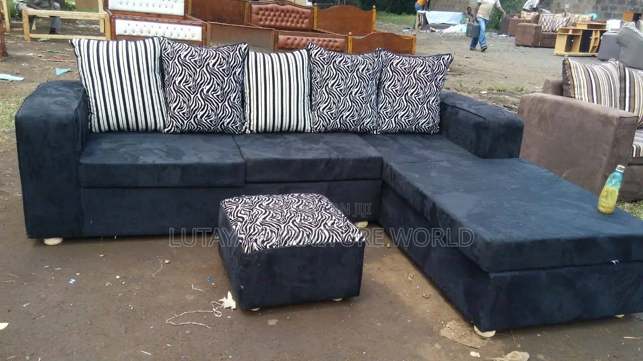 Sofas on Sale in Good Materials and Conditions
