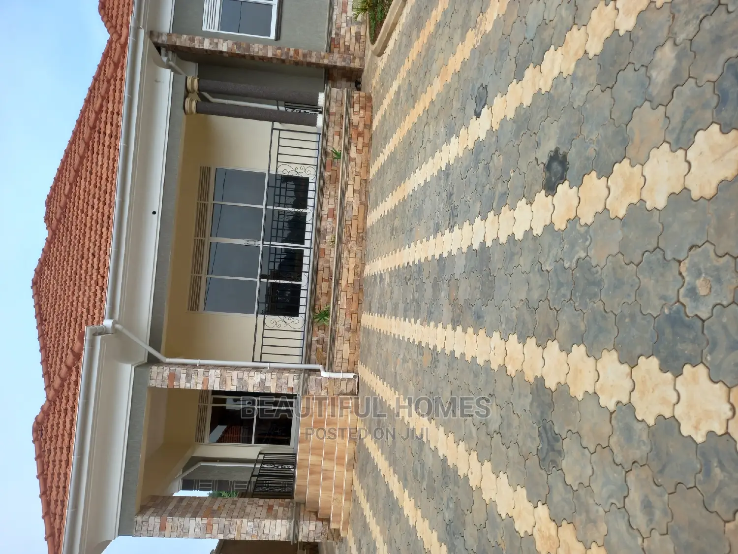 Furnished 4bdrm House in Kira Posh for Sale