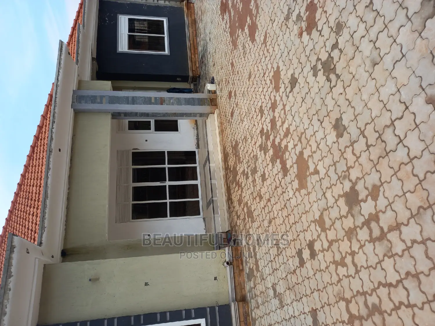 Furnished 4bdrm Bungalow in Kira for Sale
