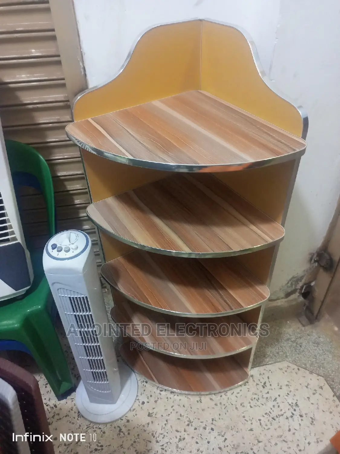Corner Stand