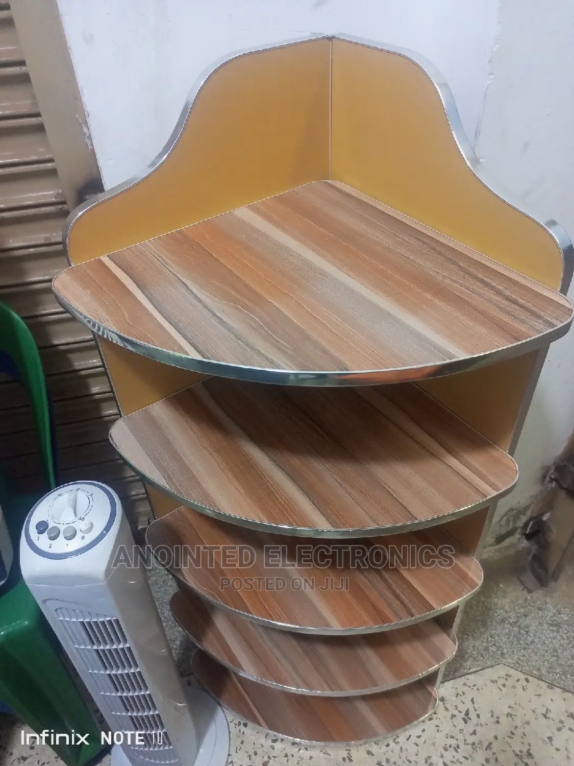 Corner Stand