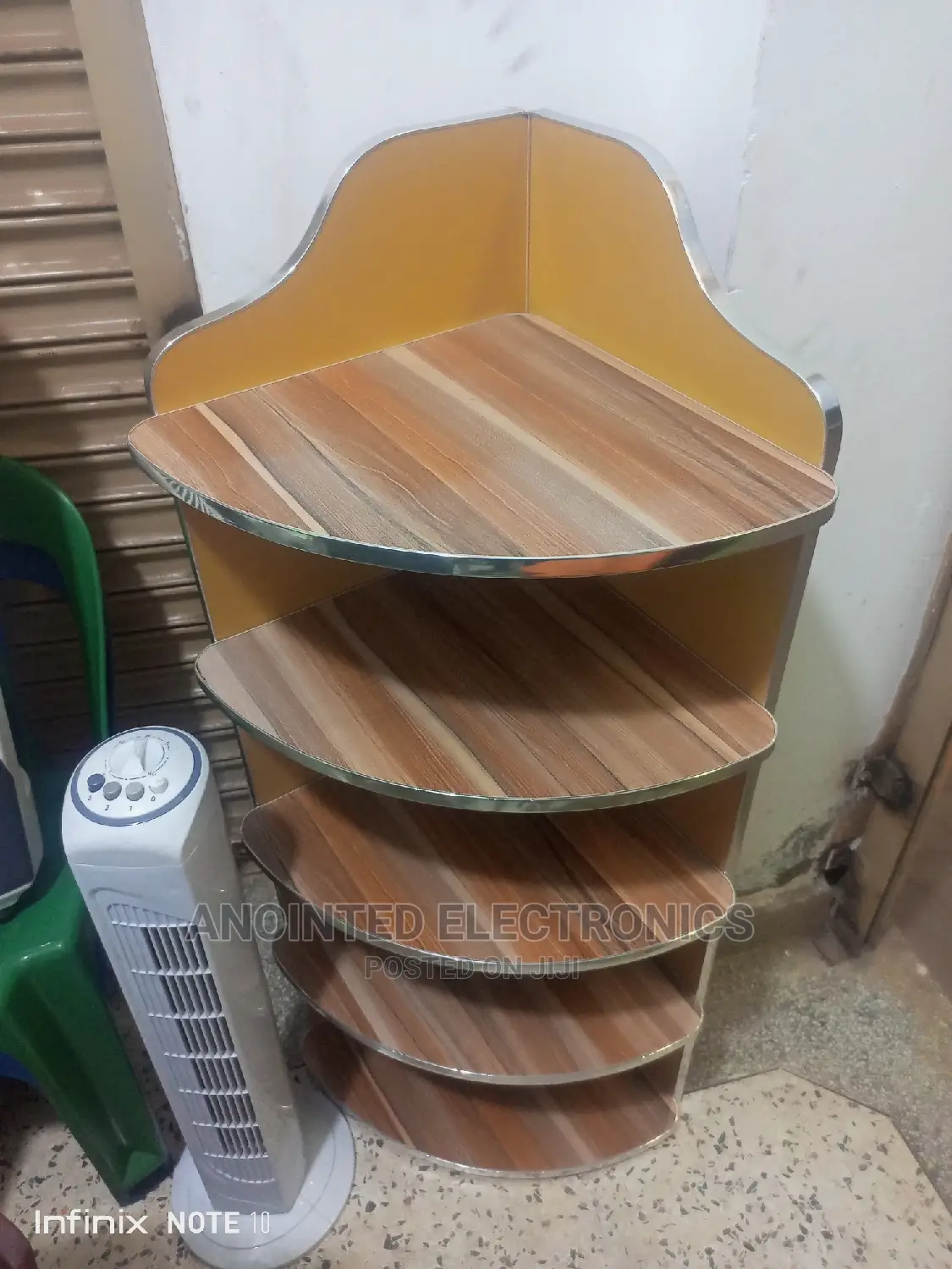 Corner Stand