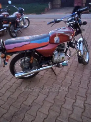 Bajaj Boxer 2022 Purple