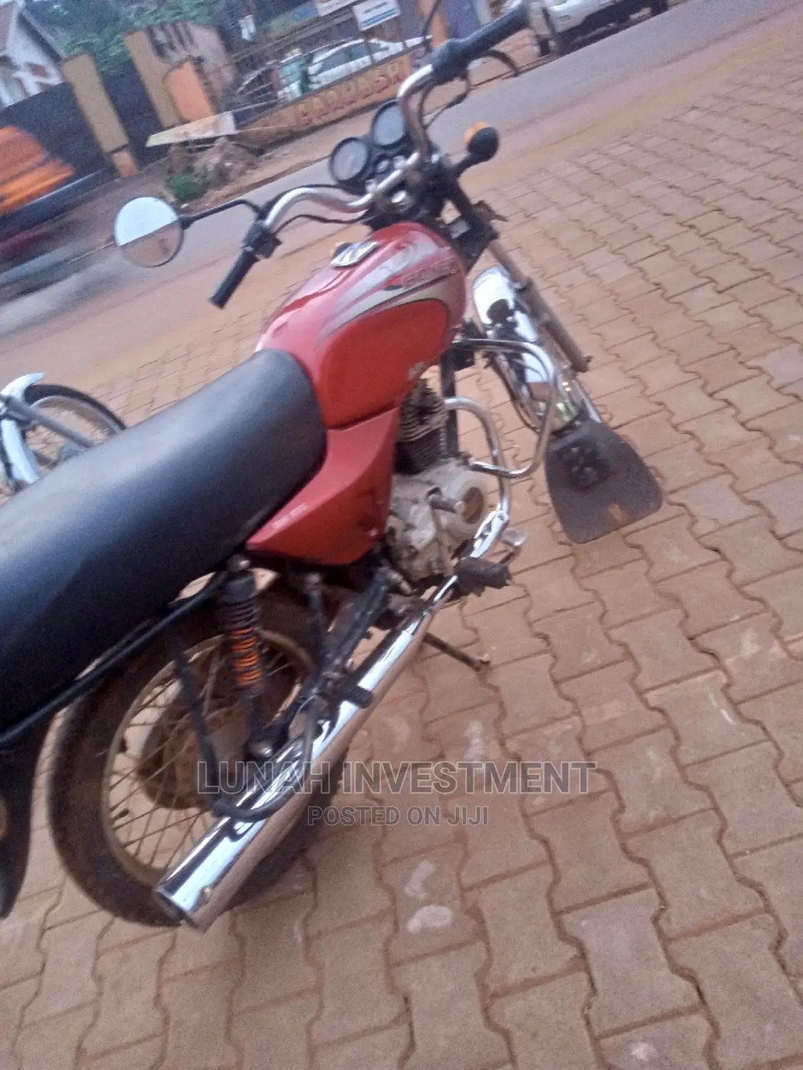 New Bajaj Boxer 2021 Orange