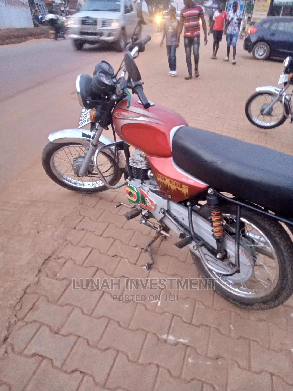 Bajaj RE 2022 Green