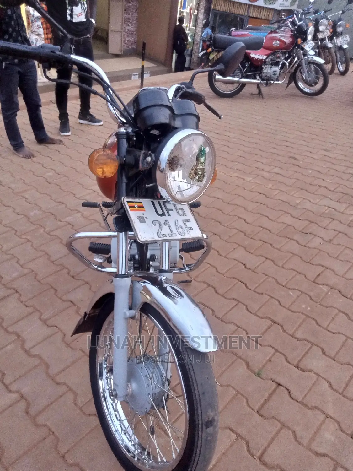 New Bajaj RE 2022 Pink