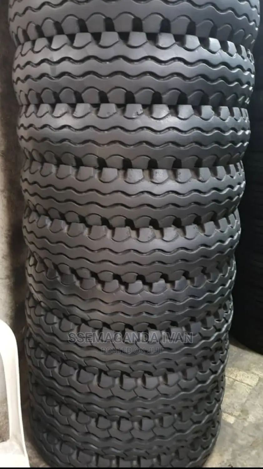 750r16 M777 Second Hand Tyres