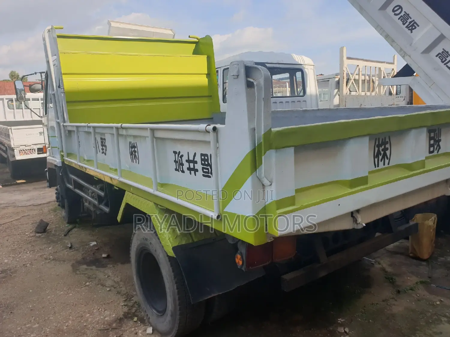 Isuzu Dumper