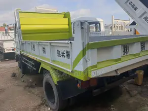 Isuzu Dumper