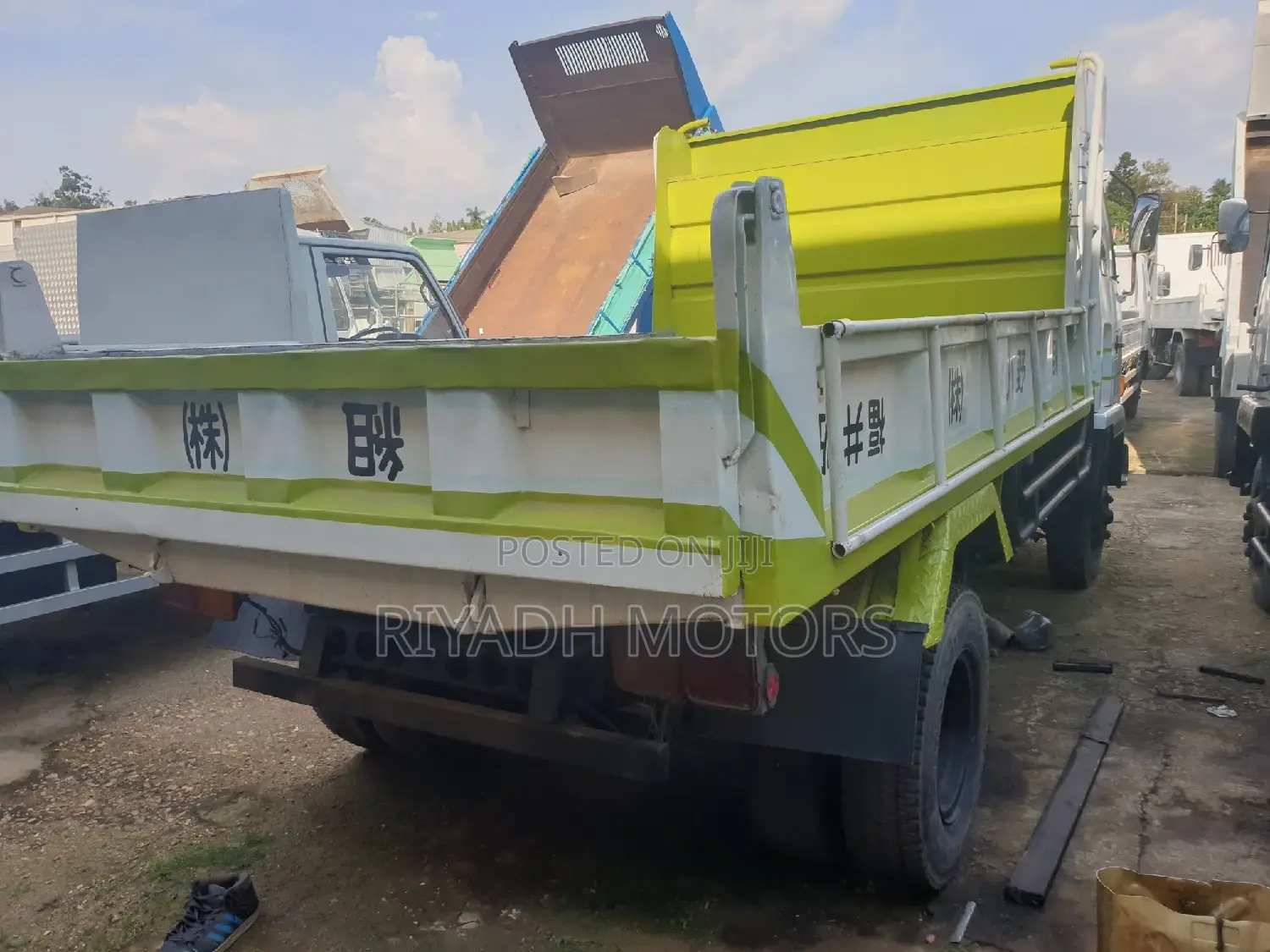 Isuzu Dumper