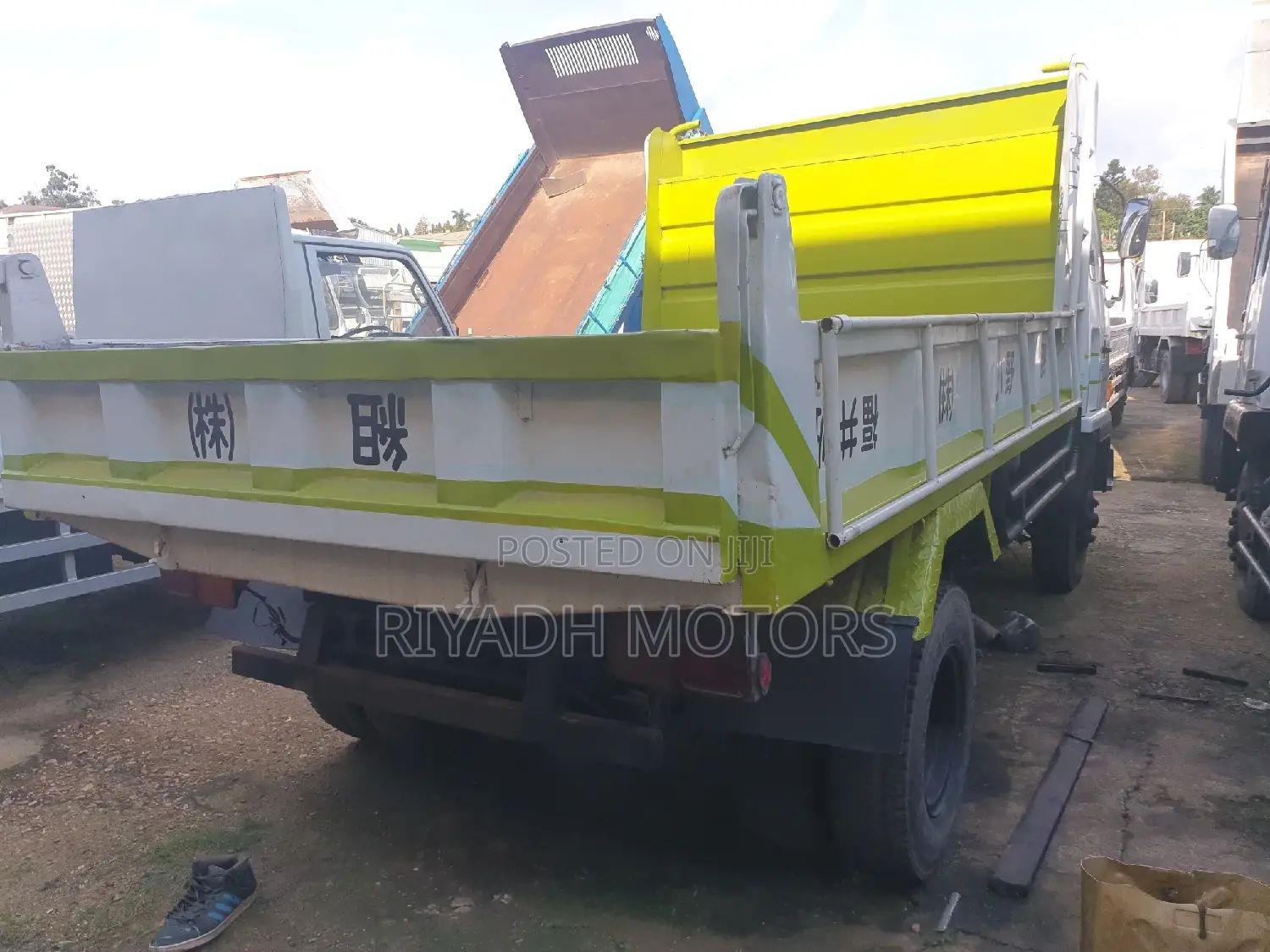 Isuzu Dumper