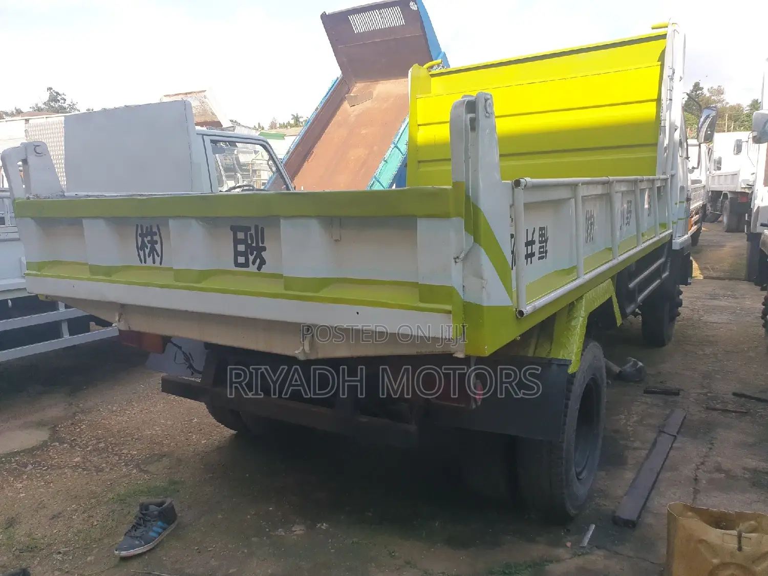 Isuzu Dumper