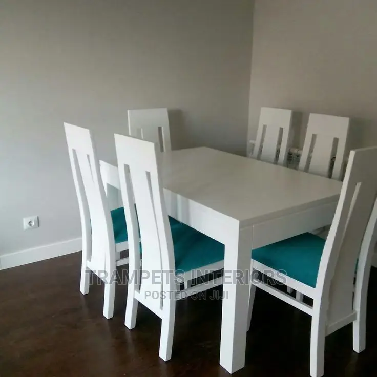 Trampets Dinning Table Call