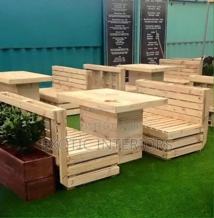 Pallet Chairs and Table Call