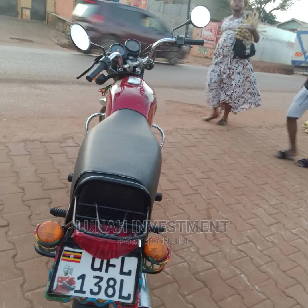 New Bajaj Boxer 2022 Brown