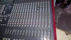 32 Channels Mixer Allen and Heath