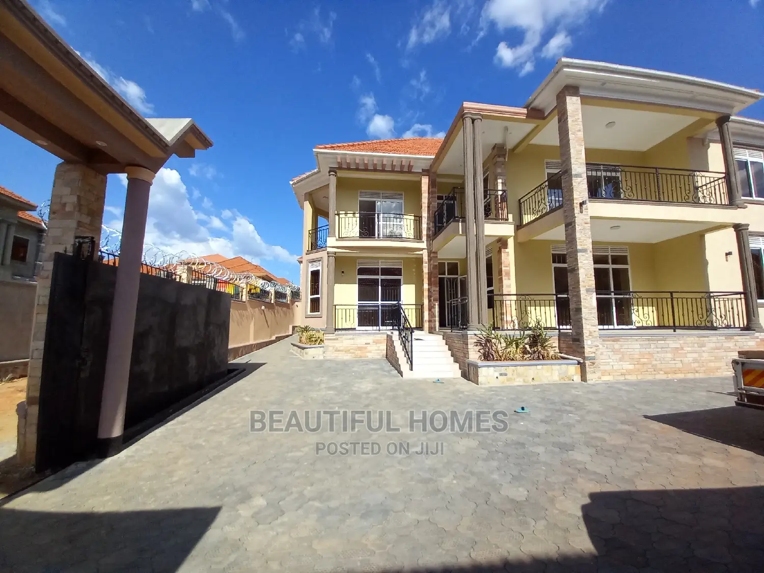Furnished 6bdrm Mansion in Kira, Central Division for Sale