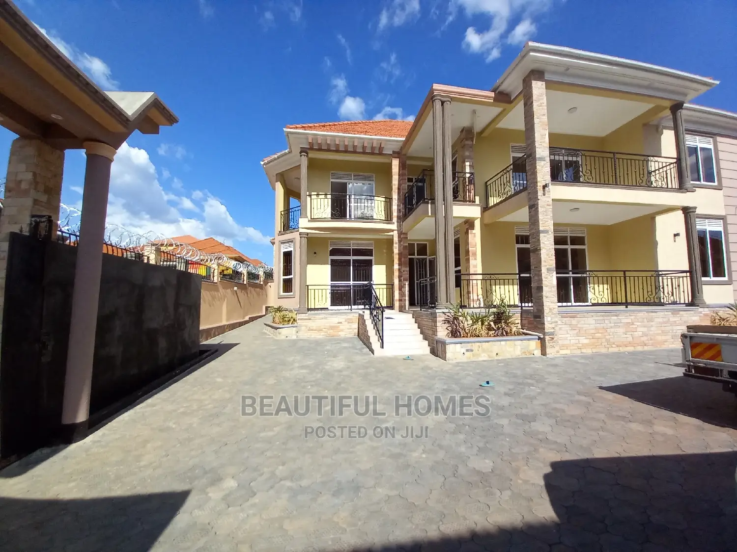 Furnished 6bdrm Mansion in Kira, Central Division for Sale