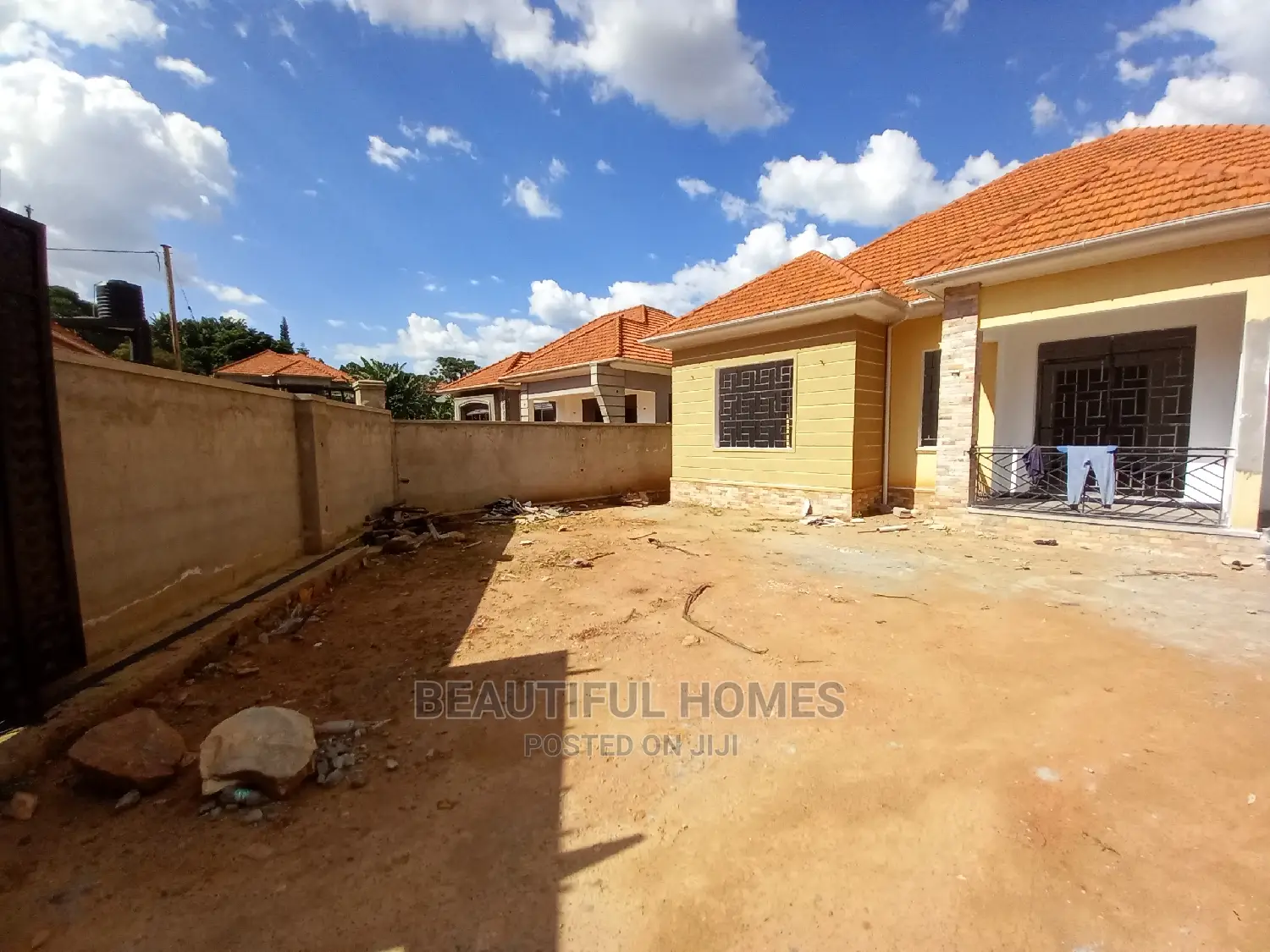 Furnished 4bdrm Bungalow in Kira Mamerito Road for Sale