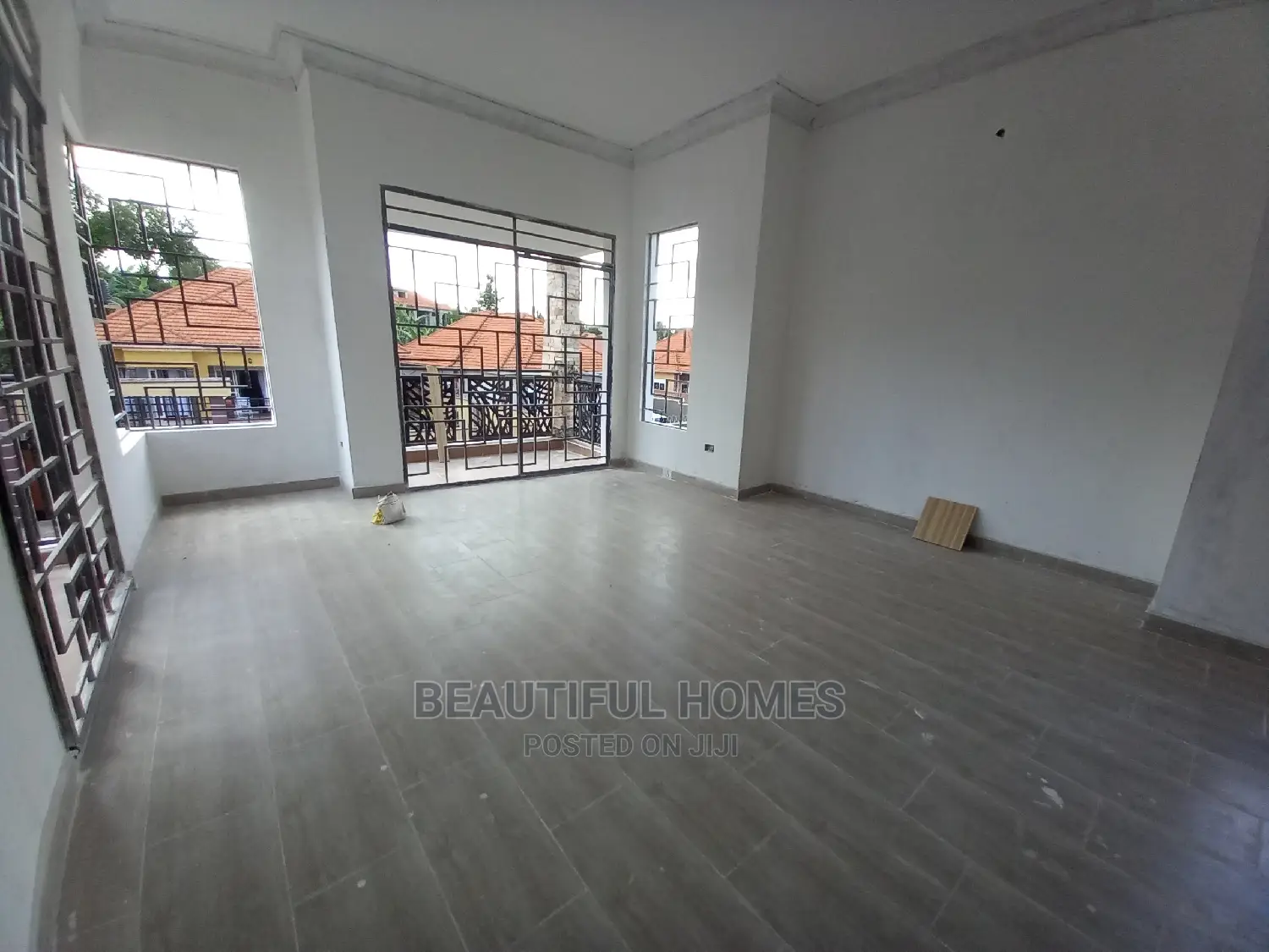 Furnished 4bdrm Duplex in Kira Mamerito for Sale