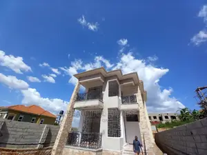 Furnished 4bdrm Duplex in Kira Mamerito for Sale