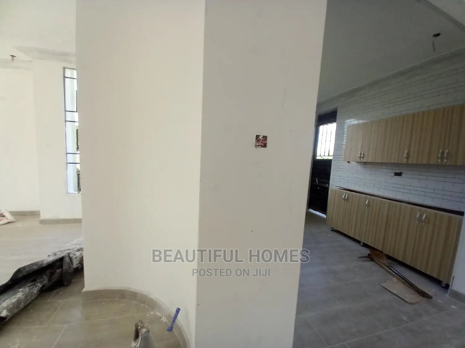 Furnished 4bdrm Duplex in Kira Mamerito for Sale