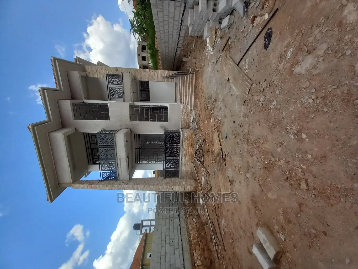 Furnished 4bdrm Mansion in Kira for Sale