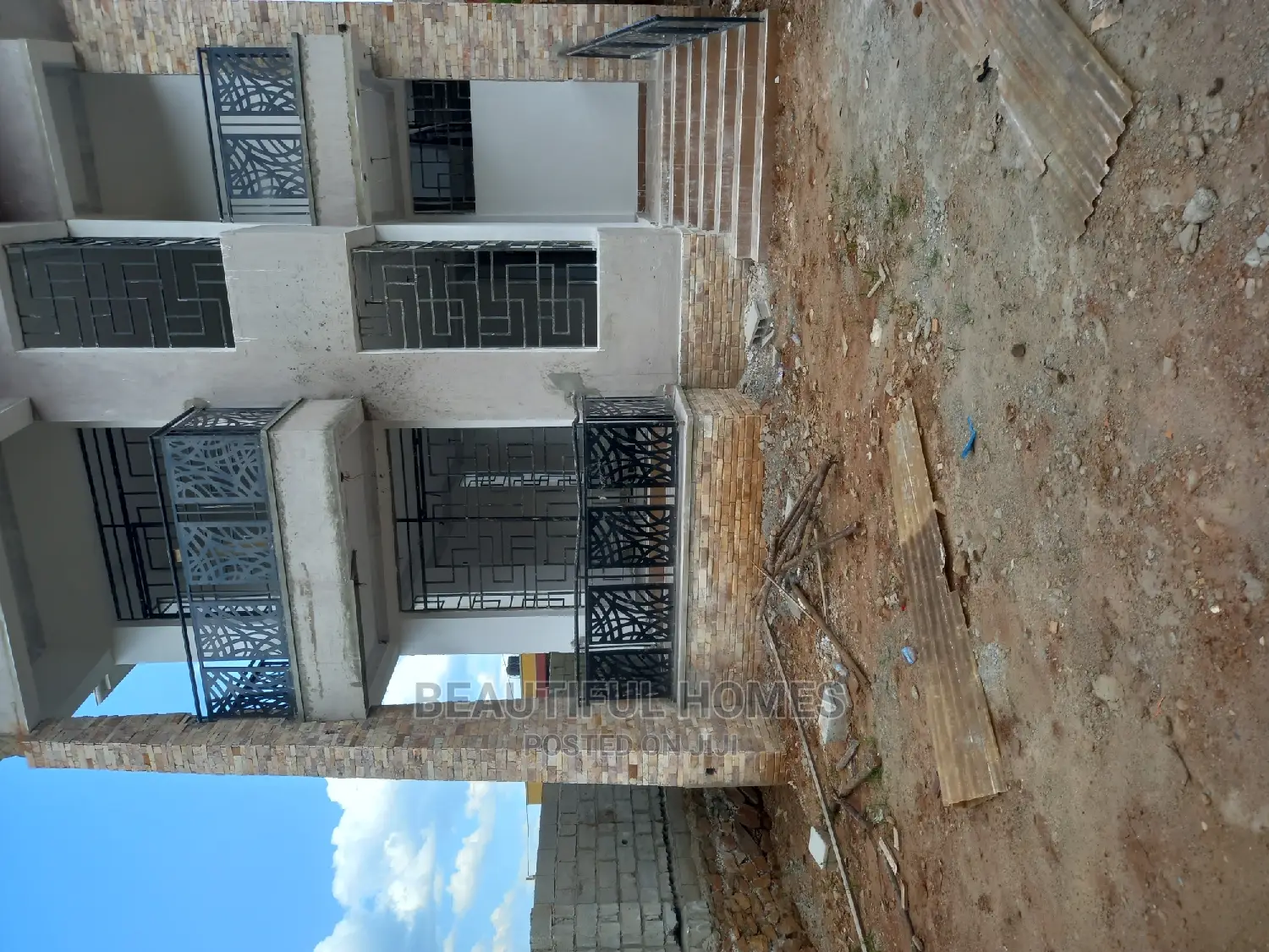 Furnished 4bdrm Mansion in Kira for Sale
