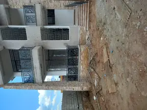 Furnished 4bdrm Mansion in Kira for Sale