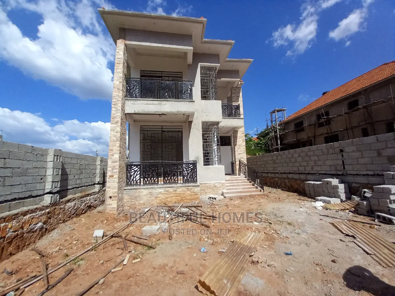 Furnished 4bdrm Maisonette in Kira Gated Estate for Sale