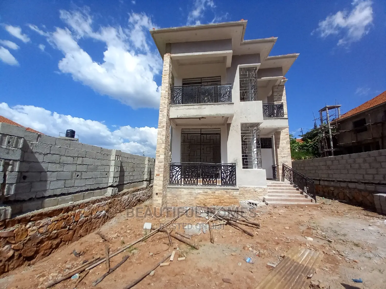 Furnished 4bdrm Maisonette in Kira Gated Estate for Sale