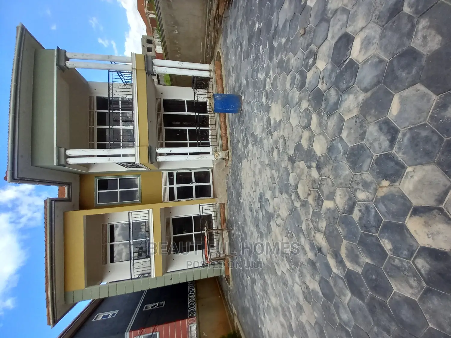 Furnished 4bdrm Mansion in Kira All Tarmack for Sale