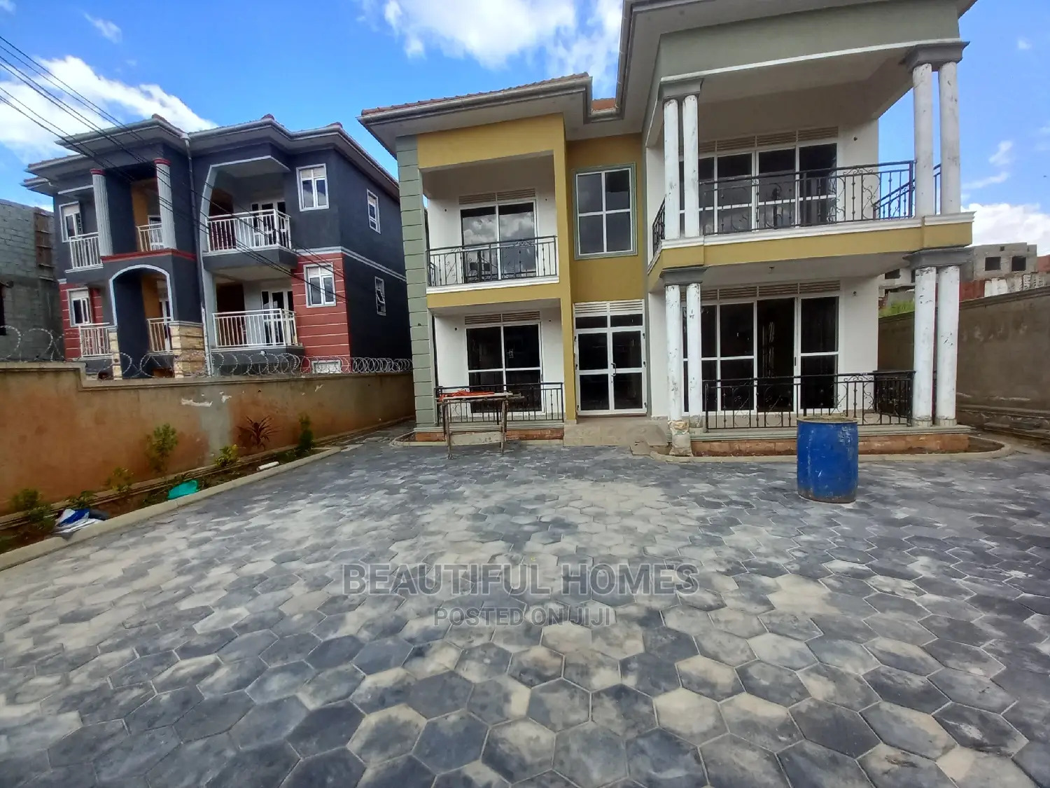 Furnished 4bdrm Mansion in Kira All Tarmack for Sale