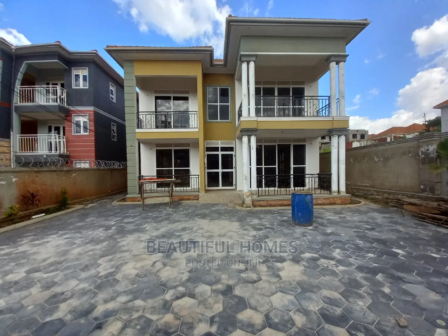 Furnished 4bdrm Mansion in Kira for Sale