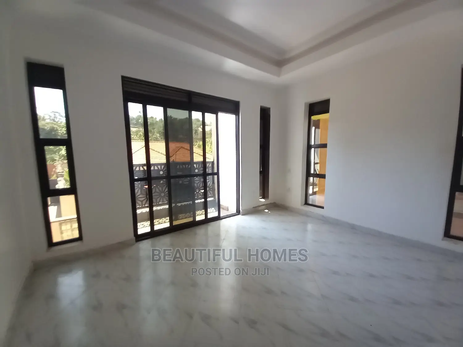 Furnished 5bdrm House in Kisaasi, Central Division for Sale