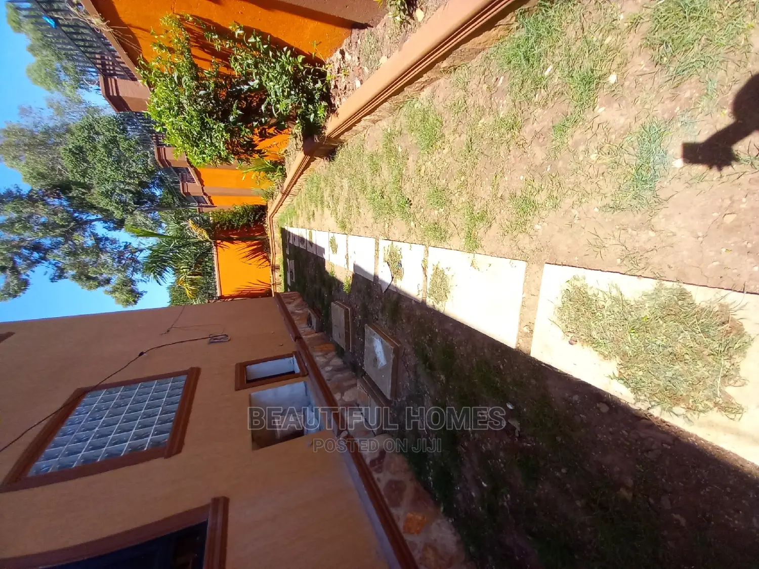 Furnished 5bdrm House in Kisaasi, Central Division for Sale